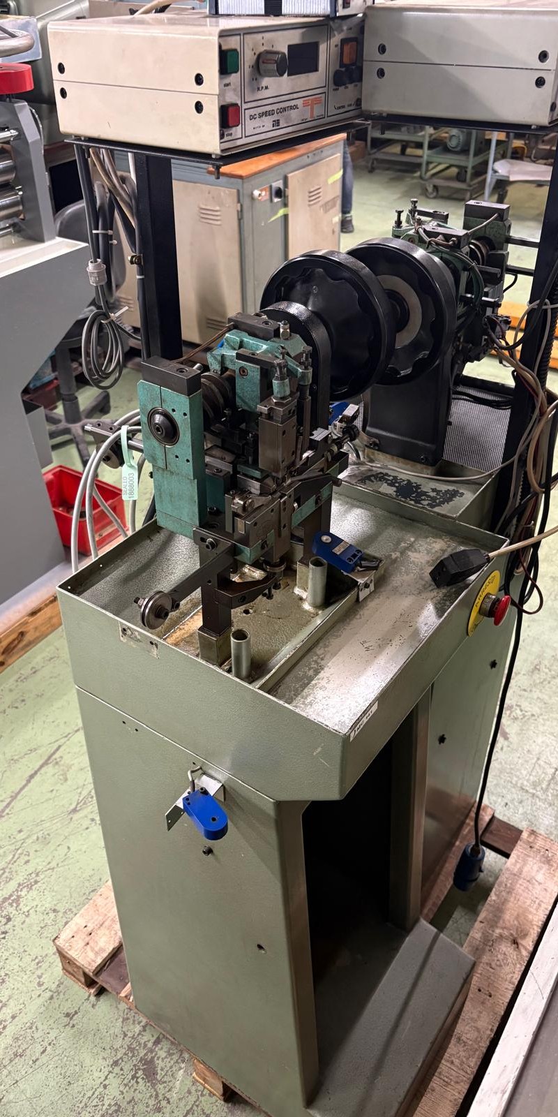 Macchina per inserimento paletto